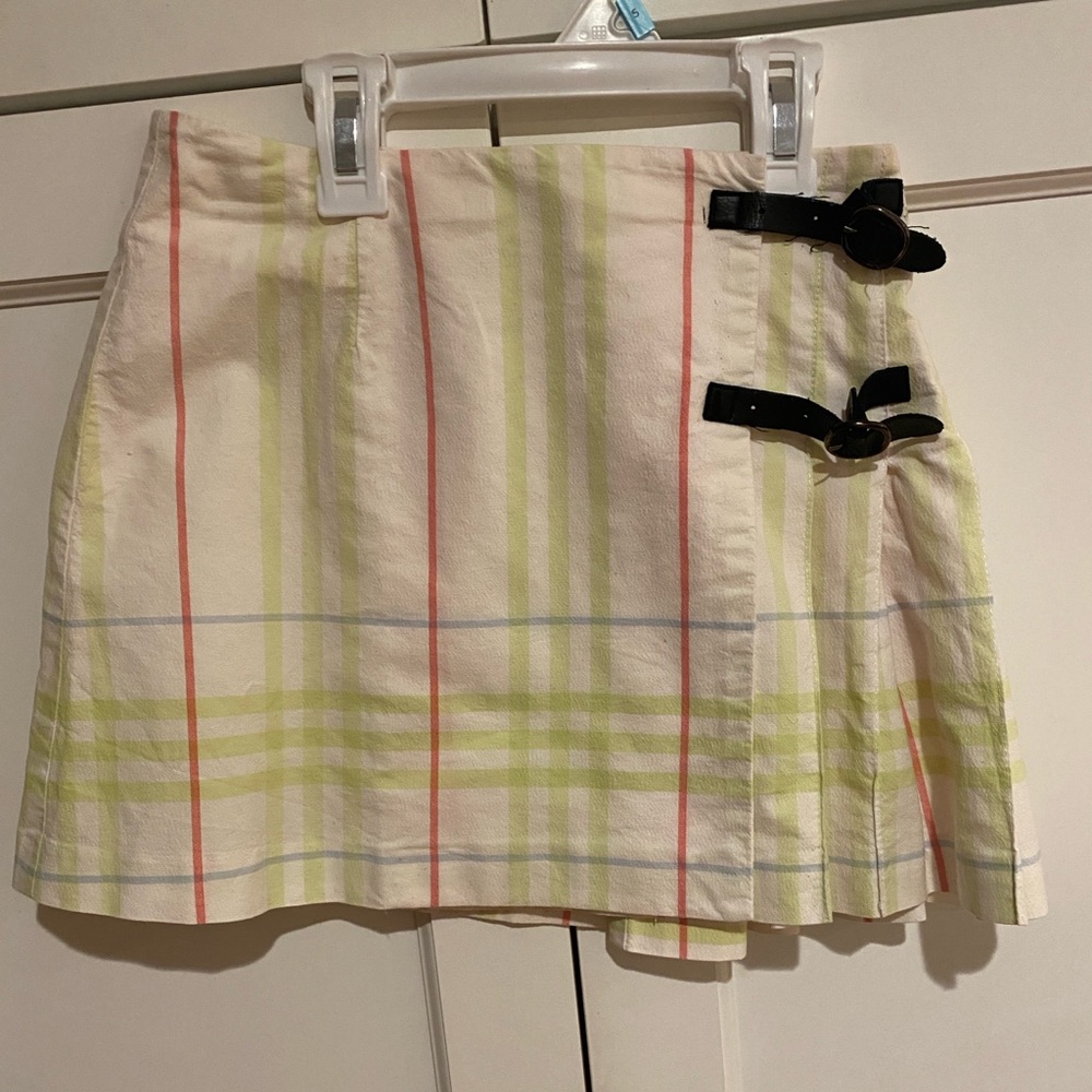 Girls Classic Burberry Skirt, size 8